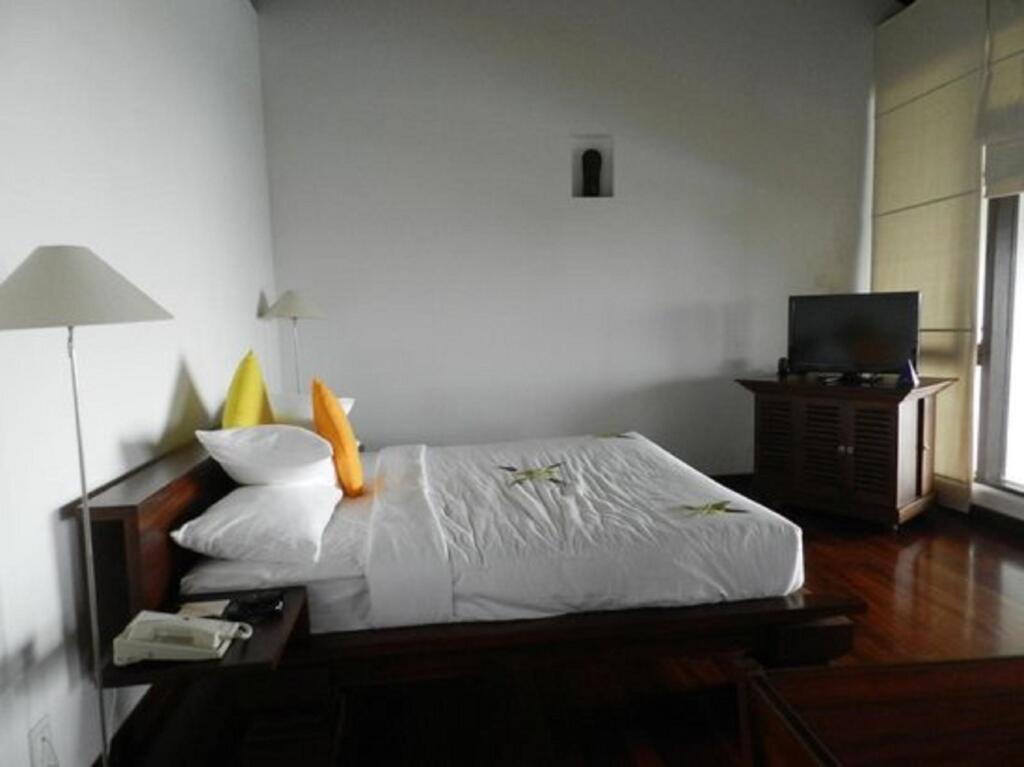 Ваддува: Grand Beach Hotel Wadduwa