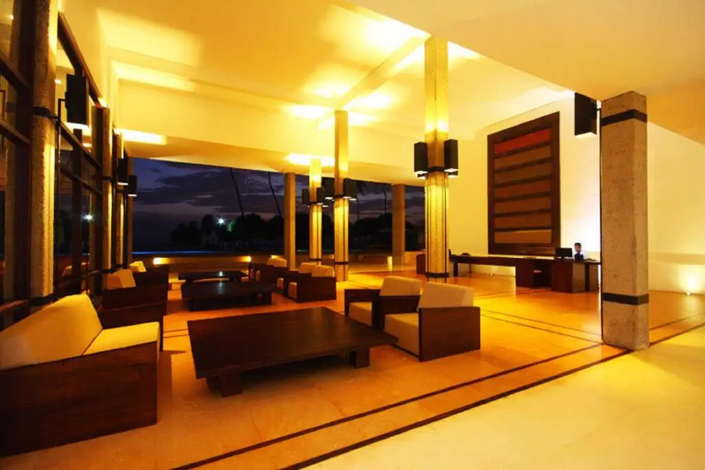 Ваддува: Grand Beach Hotel Wadduwa
