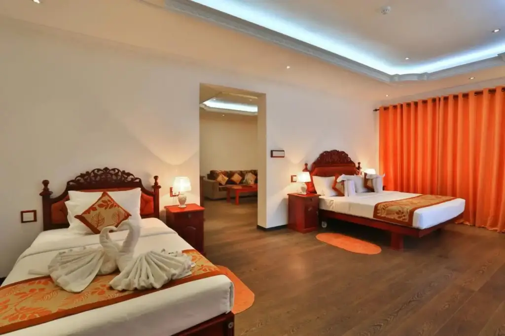 Эмбилипития: Centauria Lake Resort