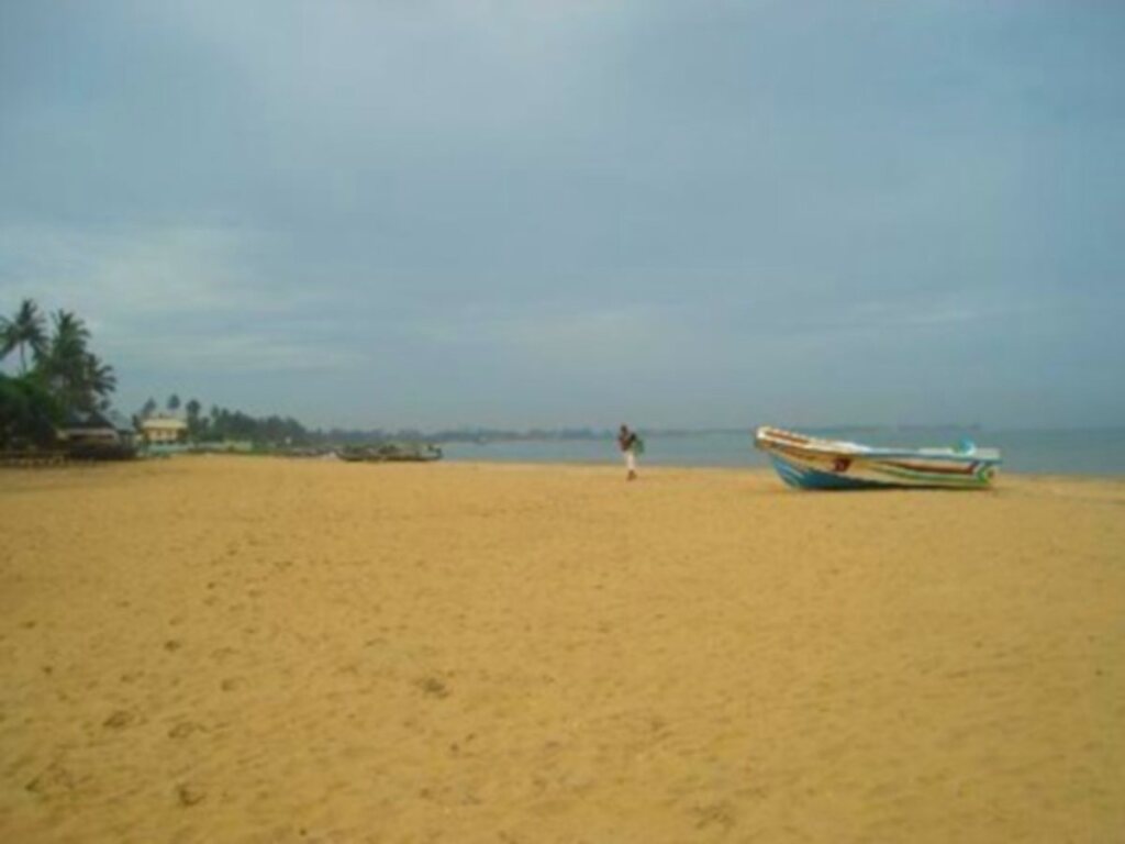 Негомбо: Dons Beach Hotel
