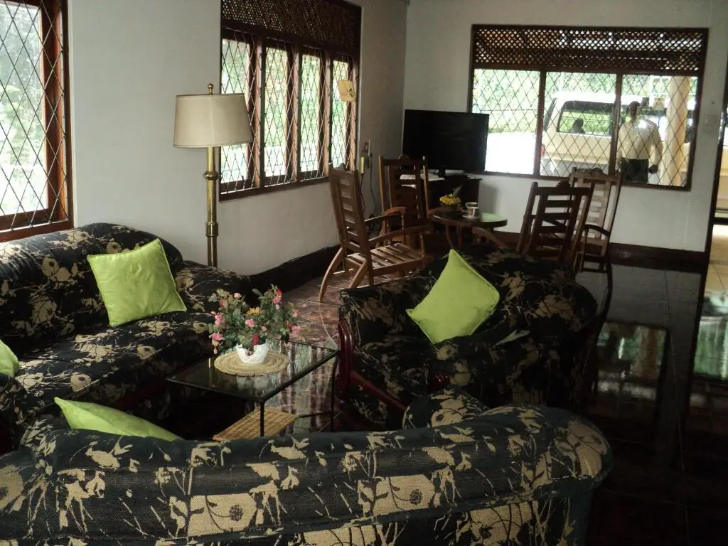Канди: Tamarind Tree Inn
