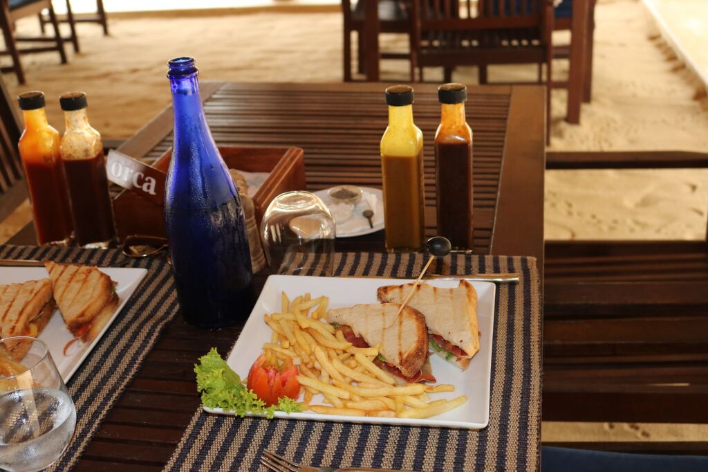 Койявади: Dolphin Beach Kalpitiya