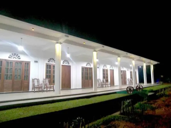 Дамбулла: Hotel Suwahasa