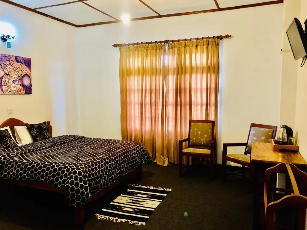 Royal Mount Hotel — фото 1