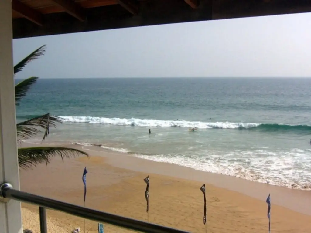 Хиккадува: Royal Beach Hotel & Restaurant