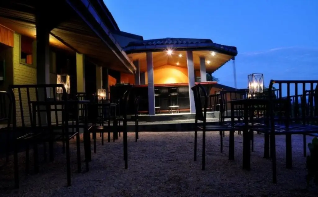 carousel image 4