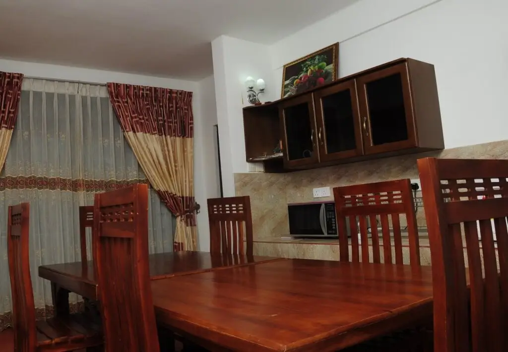 Канди: Vino Villa