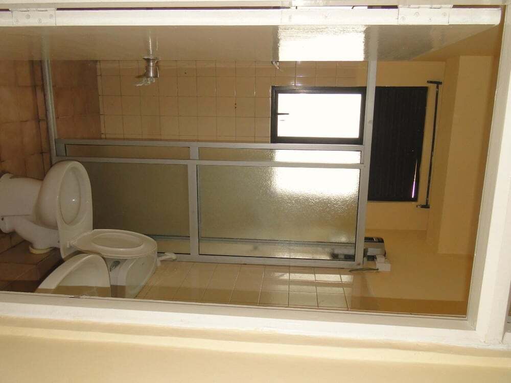 Коломбо: Brama Servizez - Station Court