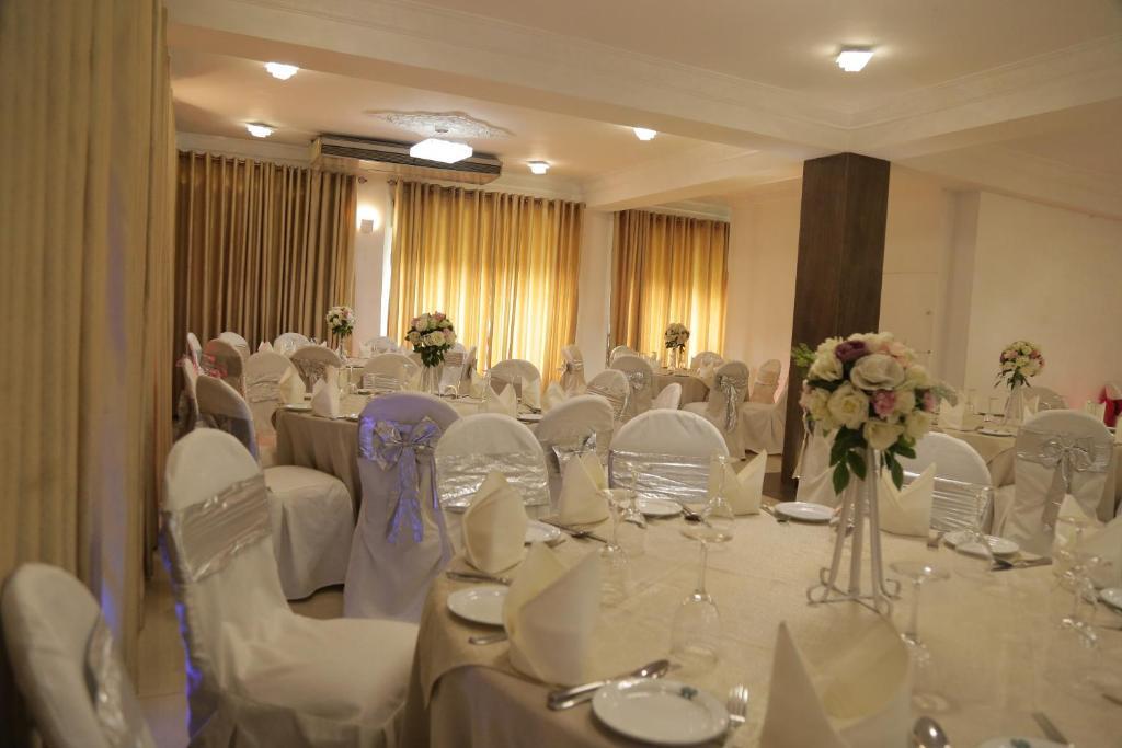 Канди: The Royal Mall Kandy