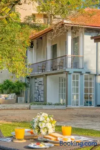 Канди: Gracien Villa