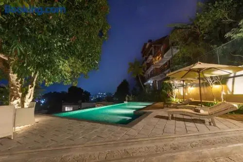 Канди: Gracien Villa