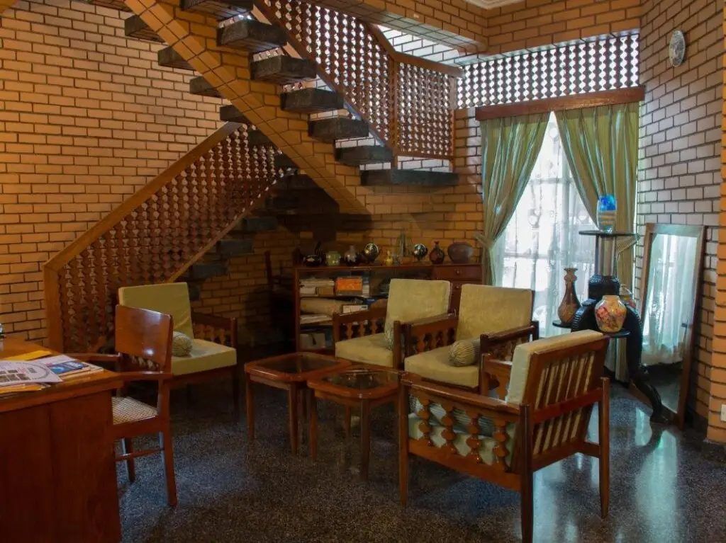 Канди: Royal Tourist Lodge