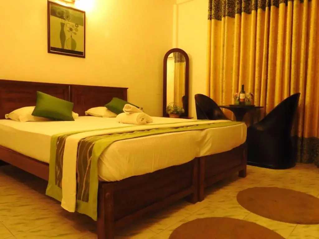 Канди: Oak Wood Inn Kandy Hotel