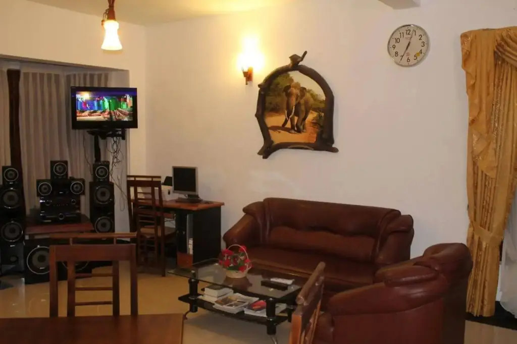 Канди: Oak Wood Inn Kandy Hotel