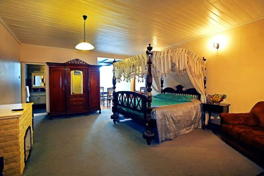 carousel image 1