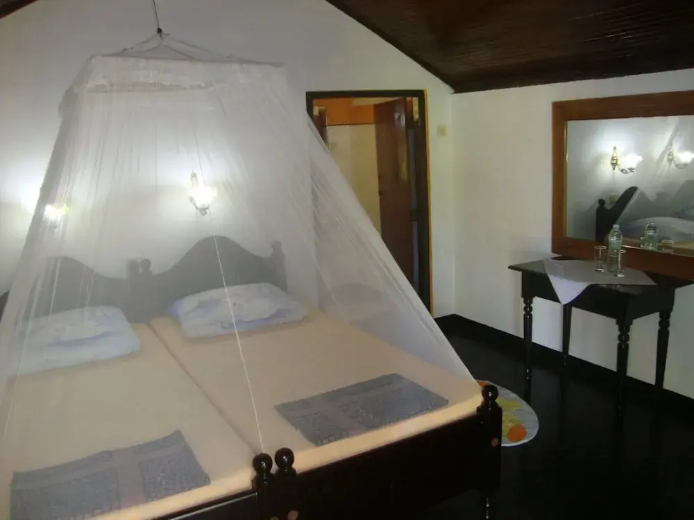 Додандува: Dream Village Beach Resort & Cabanas