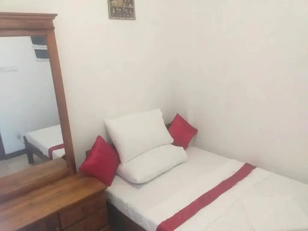 Канди: De Mansion Hotels