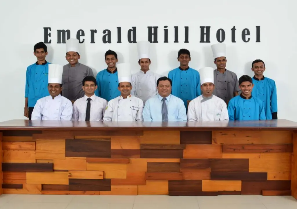 Канди: Emerald Hill Hotel