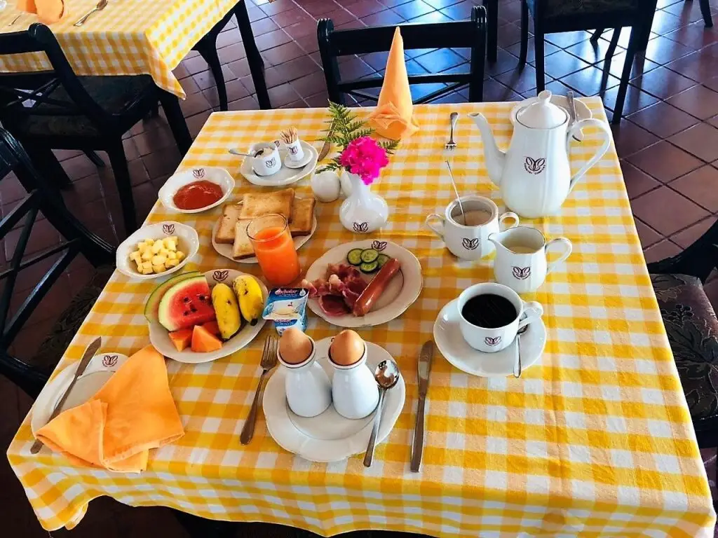 Элла: Hotel Country Comfort