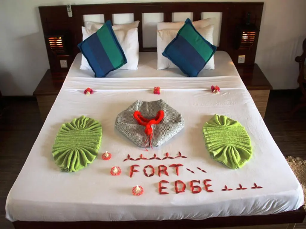 Хинатигала Джанкшен: Fort Edge Retreat