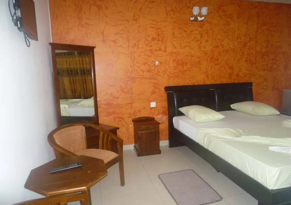 Анурадхапура: Grand Crown Hotel