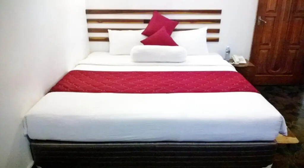 Анурадхапура: Saji-Sami Hotel