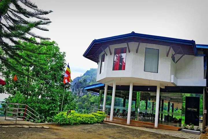 Элла: Ella's Edge Resort