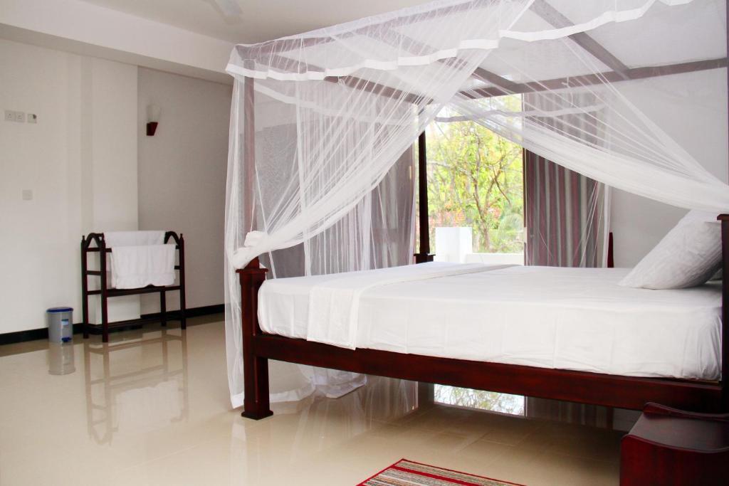 Хиккадува: Villa Dineha