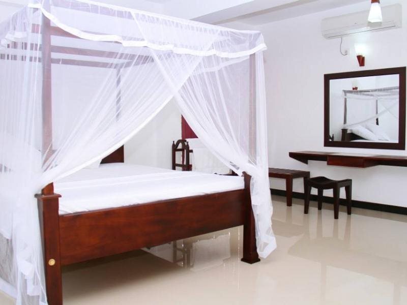 Хиккадува: Villa Dineha