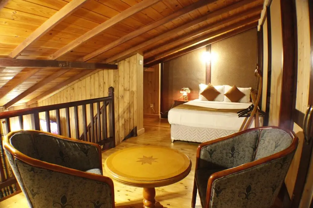 Нувара-Элия: Alpine Hotel