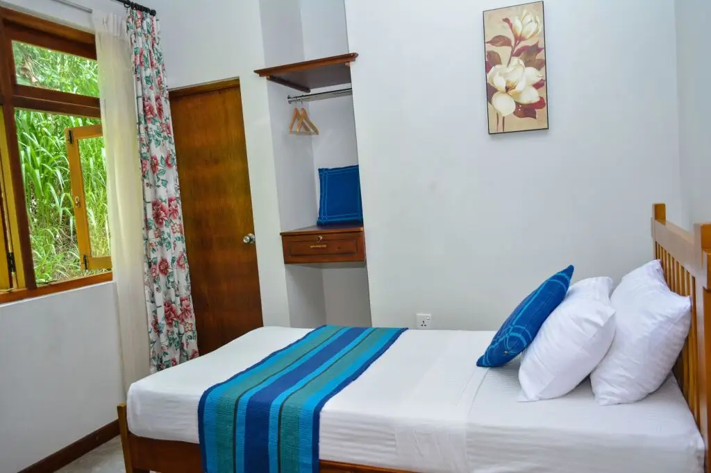 Канди: Camarin Residence