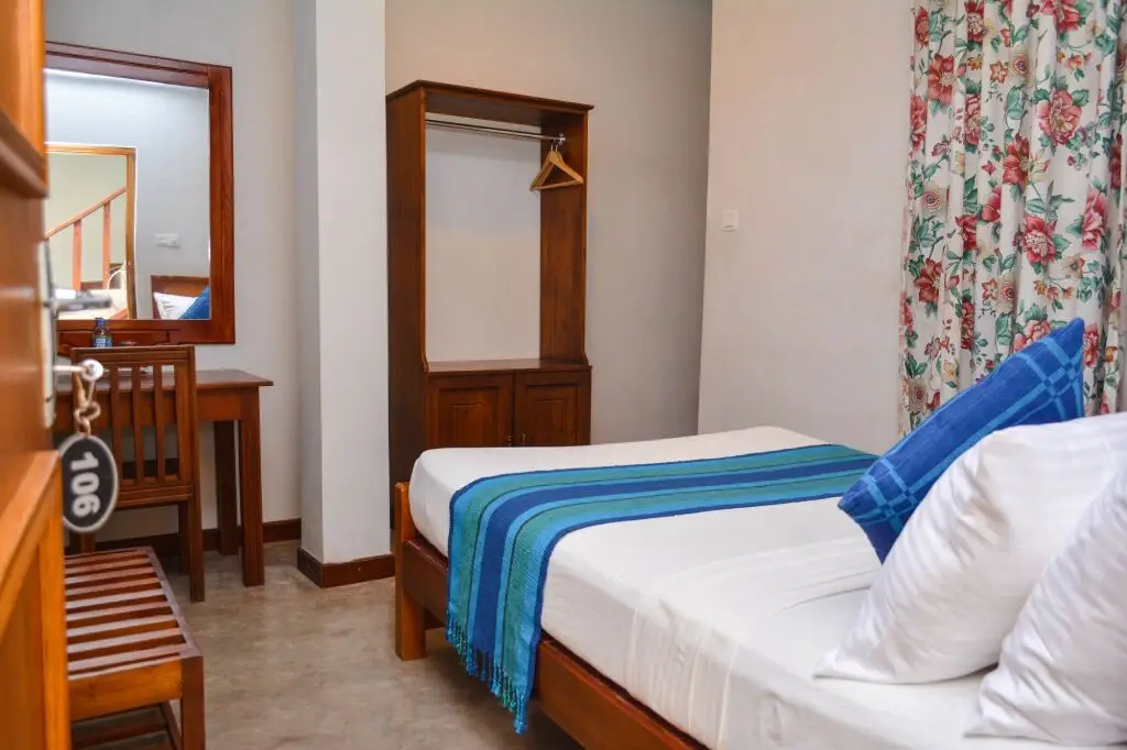 Канди: Camarin Residence