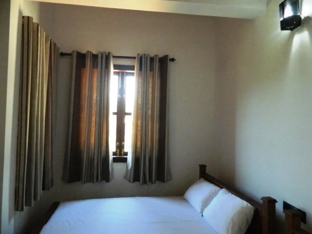 Ратнапура: Birds Paradise Hotel