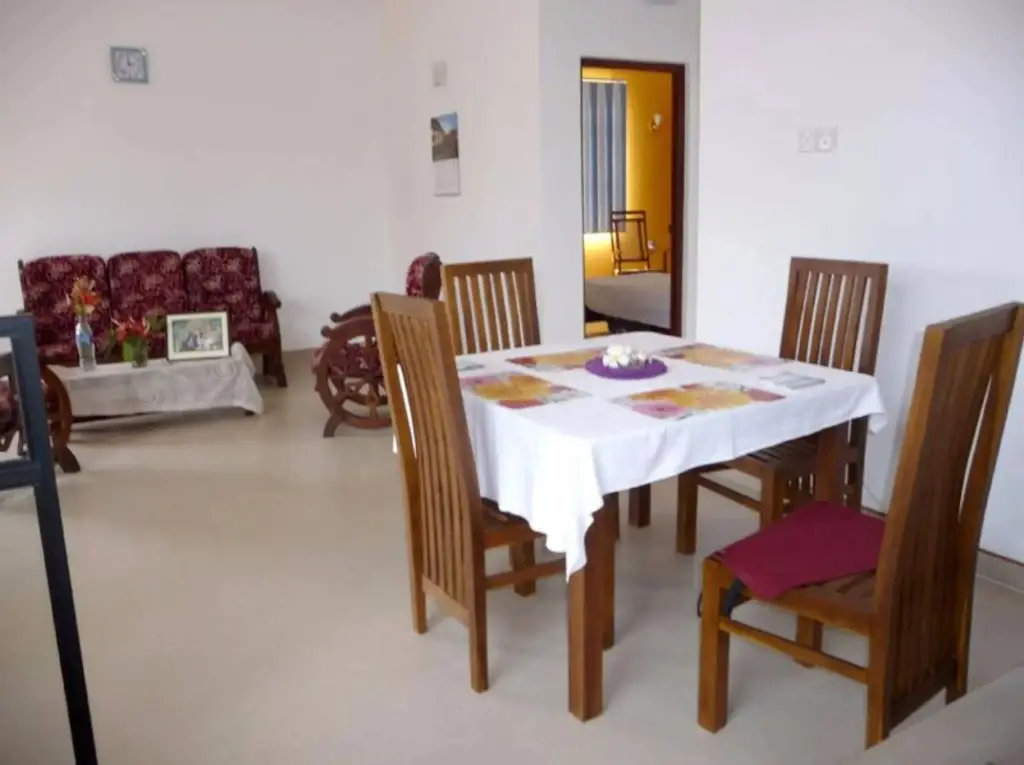 Ваддува: Larn's Villa