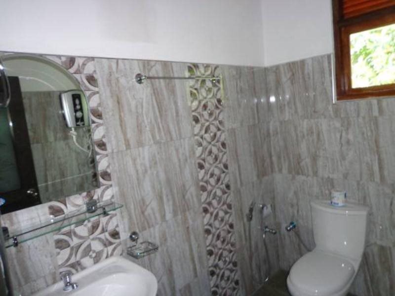 Хингуракгода: The Senaro Holiday Inn