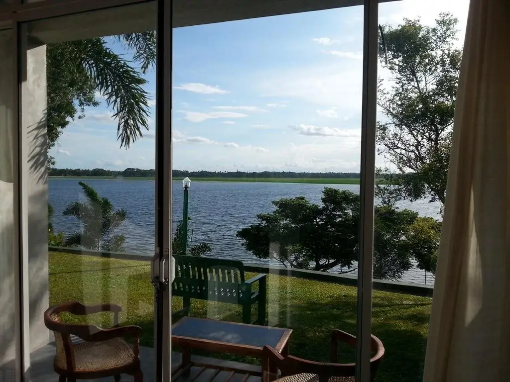 Lake Wind Hotel — фото 1