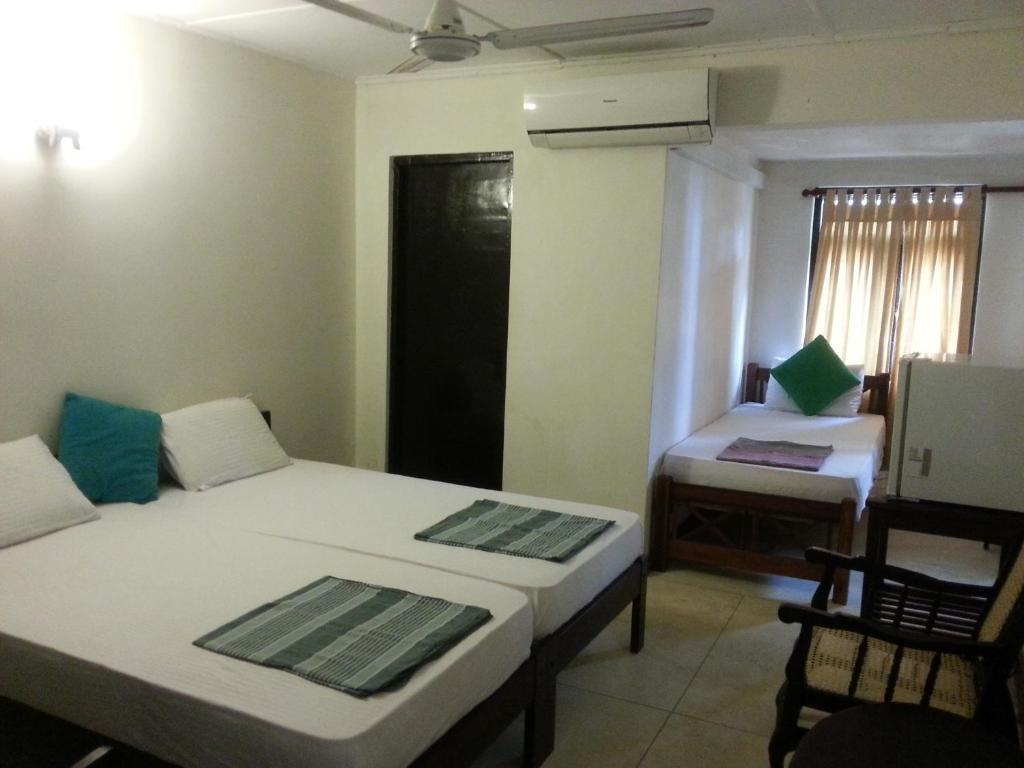 Хиккадува: Thiranagama Beach Hotel