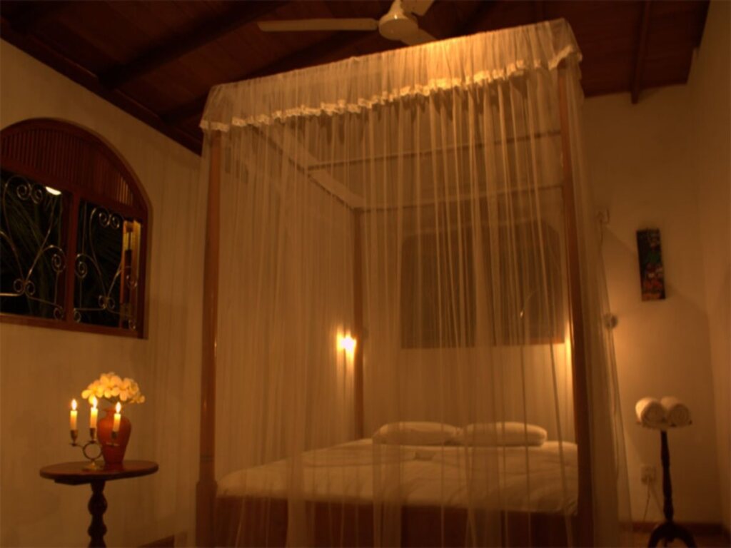 Унаватуна: Pipels House