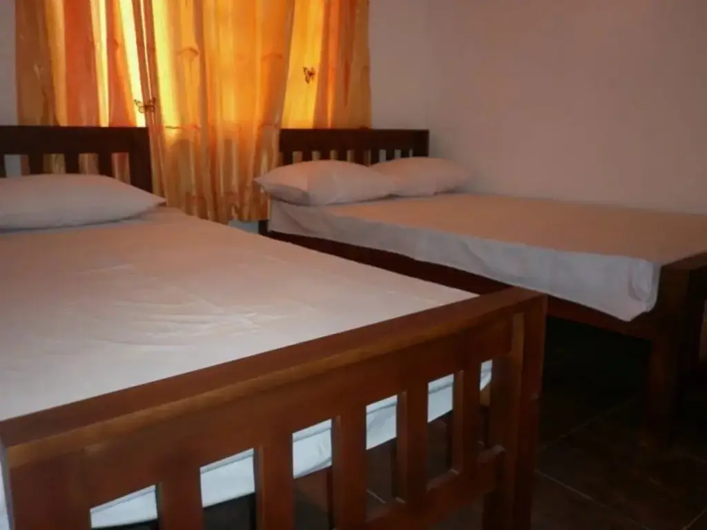 Полоннарува: Thisara Guest House