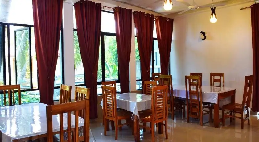 Полоннарува: Saffron Guest Inn