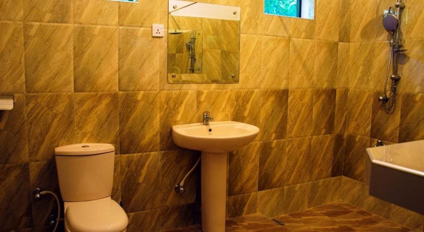 Полоннарува: Saffron Guest Inn