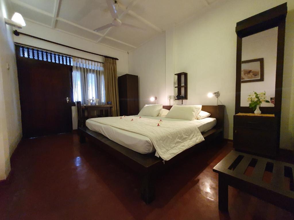 Тальпе: Sri Gemunu Beach Resort