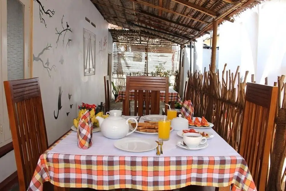 Негомбо: Funwhales Rest House