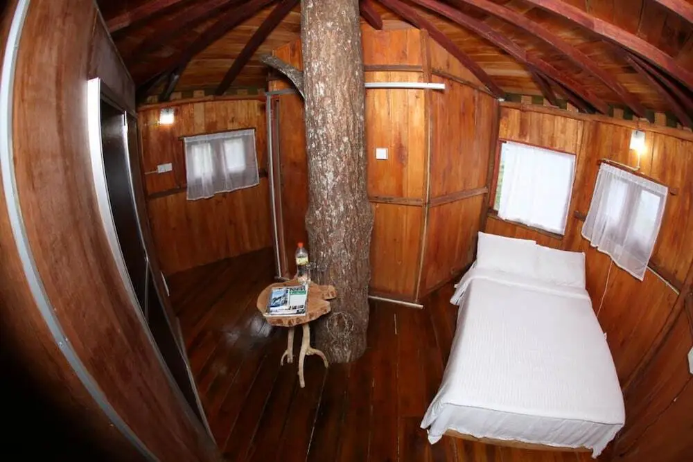 Гинигатена: The Tree House