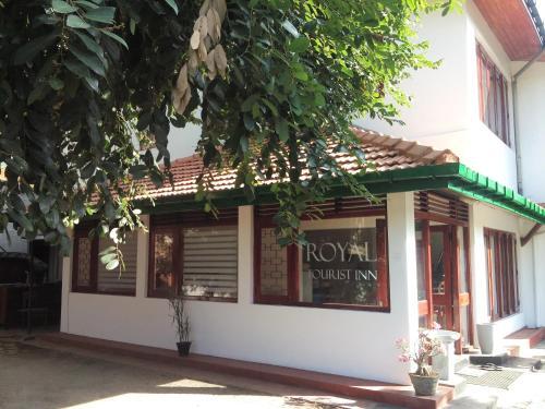 Канди: Royal Tourist Inn