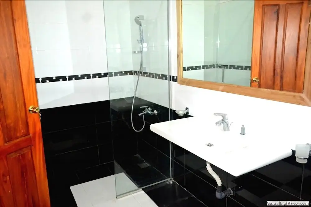 Велимада: Thushara Hotel
