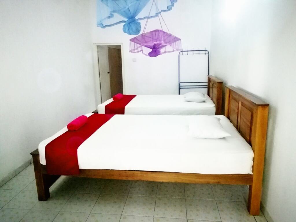 Полоннарува: Jayaru Guest House