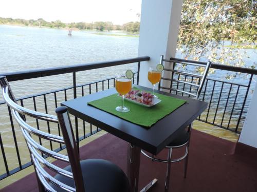 Анурадхапура: Panwewa Wee Bissa Resort