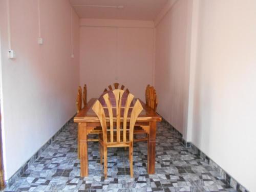 Хингуракгода: Sunitha Hotel