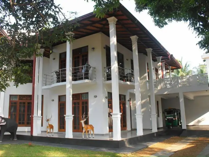 Калутара: Mahakumara White House Hotel